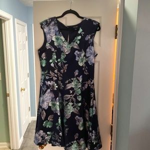 Roz &Ali/Dressbarn fit and flare scuba dress